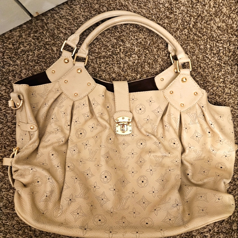 Large cream bag